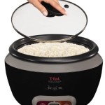 T-fal 20 cup rice cooker allows steam to escape through the vented lid