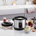 small 4 cup rice cooker makes up to 4 cups of cooked rice